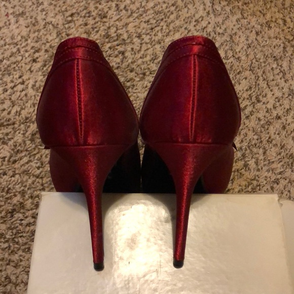 Bakers red satin platform/heels Francesca 1385 - Picture 3 of 5